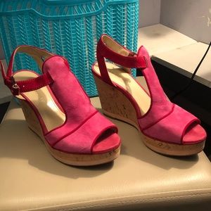Great pair of wedge sandals for summer!